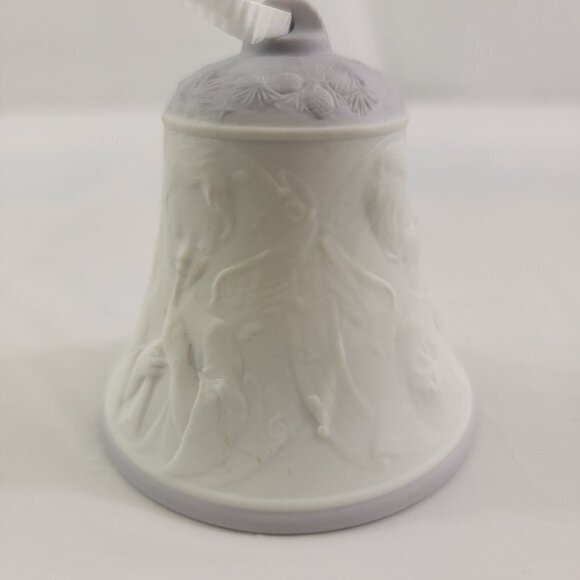 Vintage 1999 Lladro Hand Made Porcelain Bell Music Recital Collectible – Spain - Picture 13 of 16